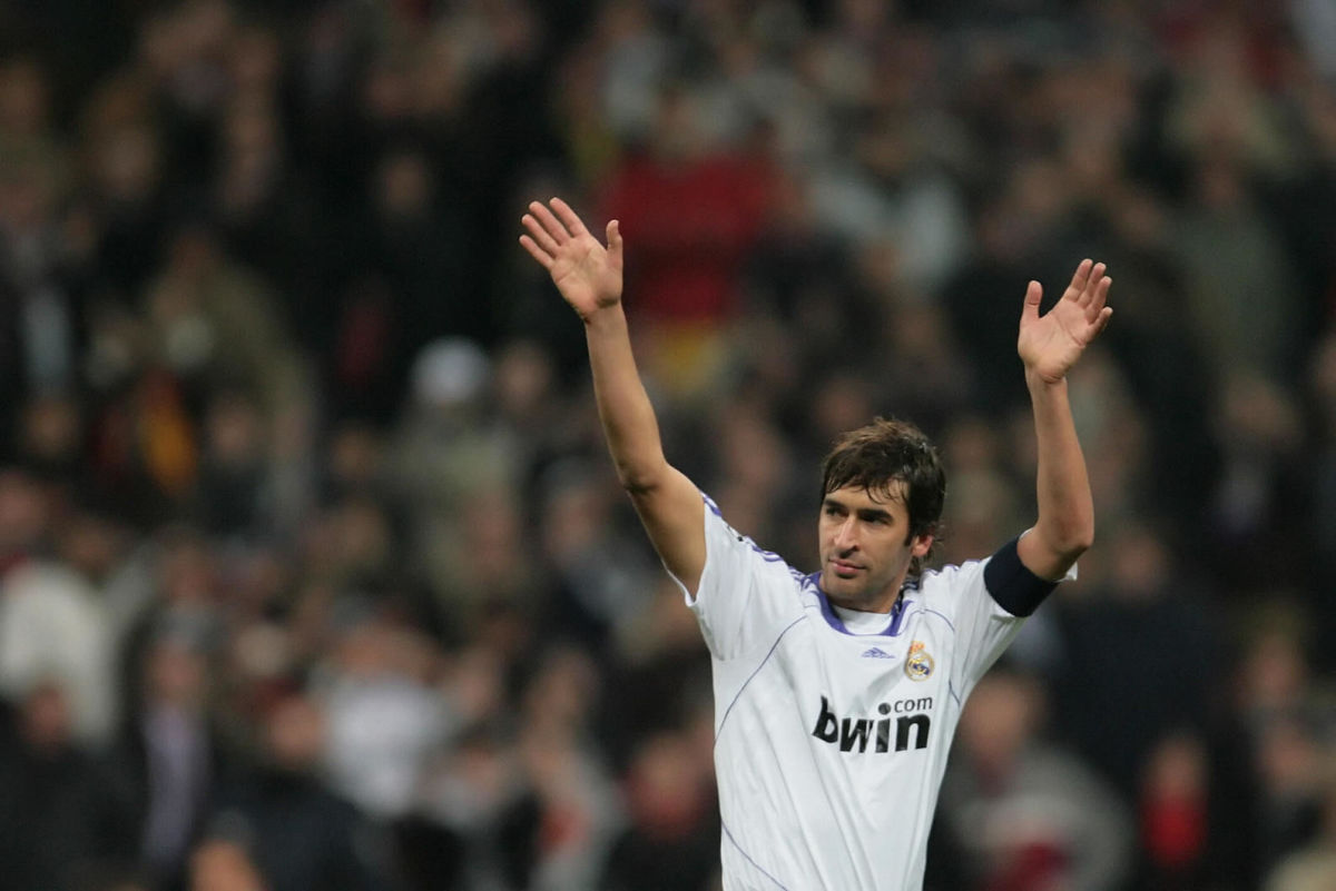 real-madrid-s-spanish-forward-raul-gonza-5d23252a4d73416a00000001.jpg
