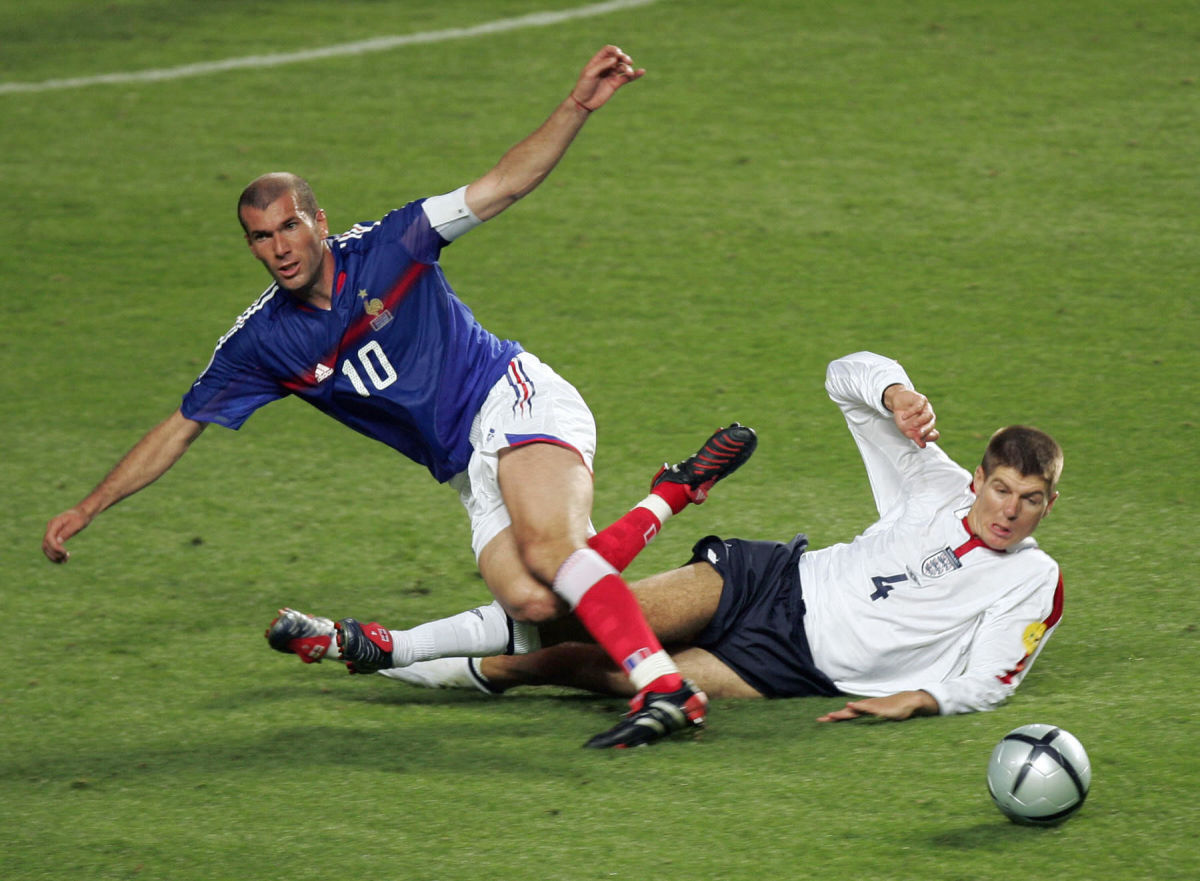 french-captain-zinedine-zidane-l-is-ta-5d7a3cc3b0f0b6d468000001.jpg