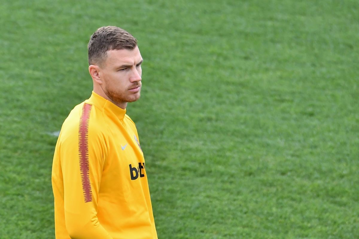fbl-eur-c1-roma-training-5c9df0074b03f88049000001.jpg