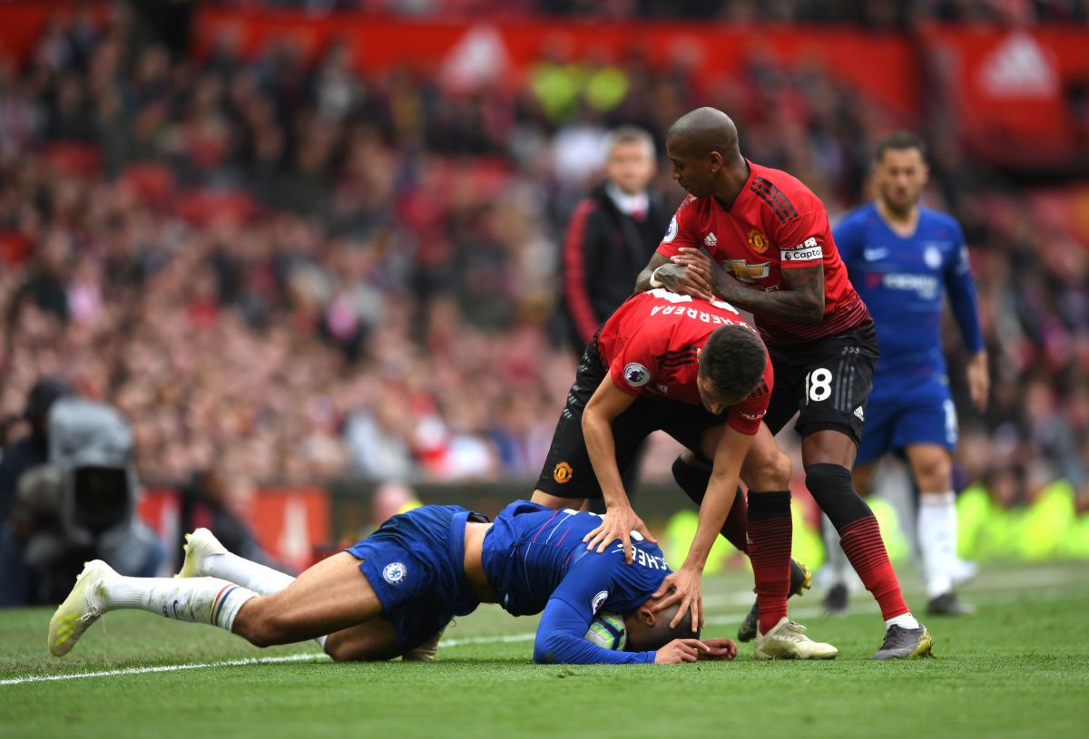 manchester-united-v-chelsea-fc-premier-league-5cefabbd842ad5be22000001.jpg