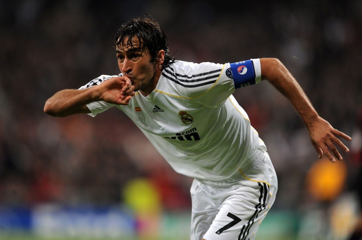 real-madrid-s-captain-raul-gonzalez-cele-5c7551a666eb3787ee000001.jpg