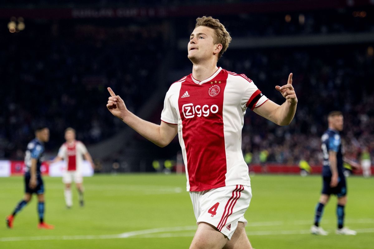 fbl-ned-eredivise-ajax-arnhem-5cee94c25f2984e5f1000001.jpg