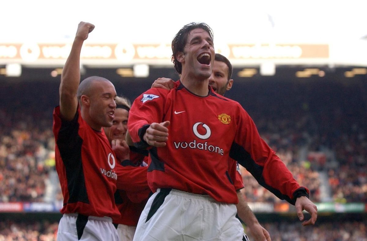 manchester-united-s-ruud-van-nistelrooy-celebrates-5ce3db69f921544ea5000001.jpg