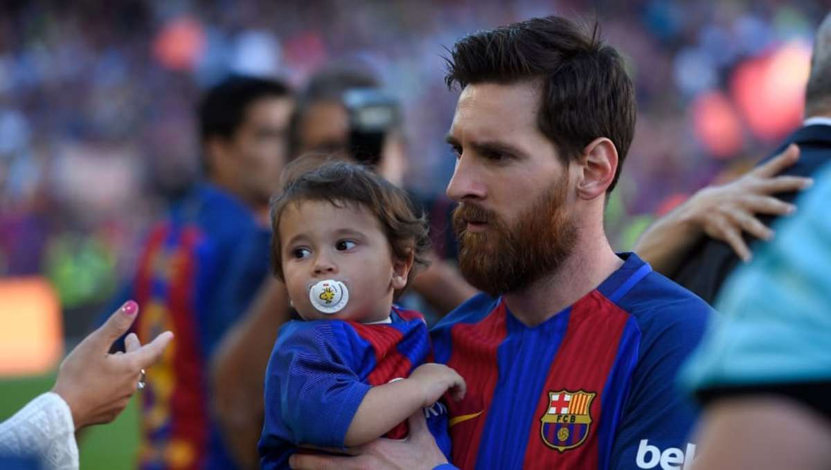Mateo Messi viste la camiseta de otro equipo en el festejo del ...