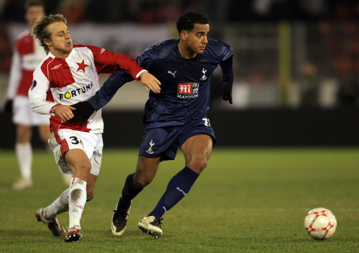 slavia-prague-v-tottenham-hotspur-uefa-cup-5cabac788709527f03000004.jpg