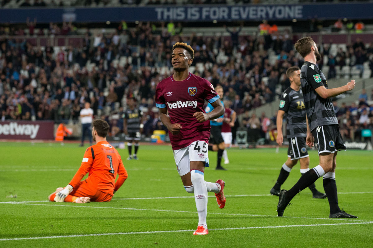 west-ham-united-v-macclesfield-town-carabao-cup-third-round-5bae2467f4f21264a0000004.jpg