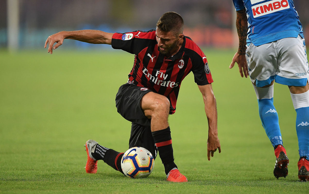 ssc-napoli-v-ac-milan-serie-a-5ba40991a8cf2bfea5000001.jpg