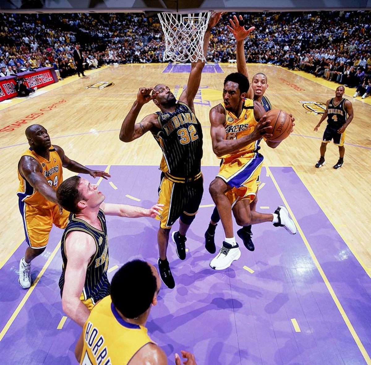 2000-0619-Kobe-Bryant-Dale-Davis-001324001.jpg