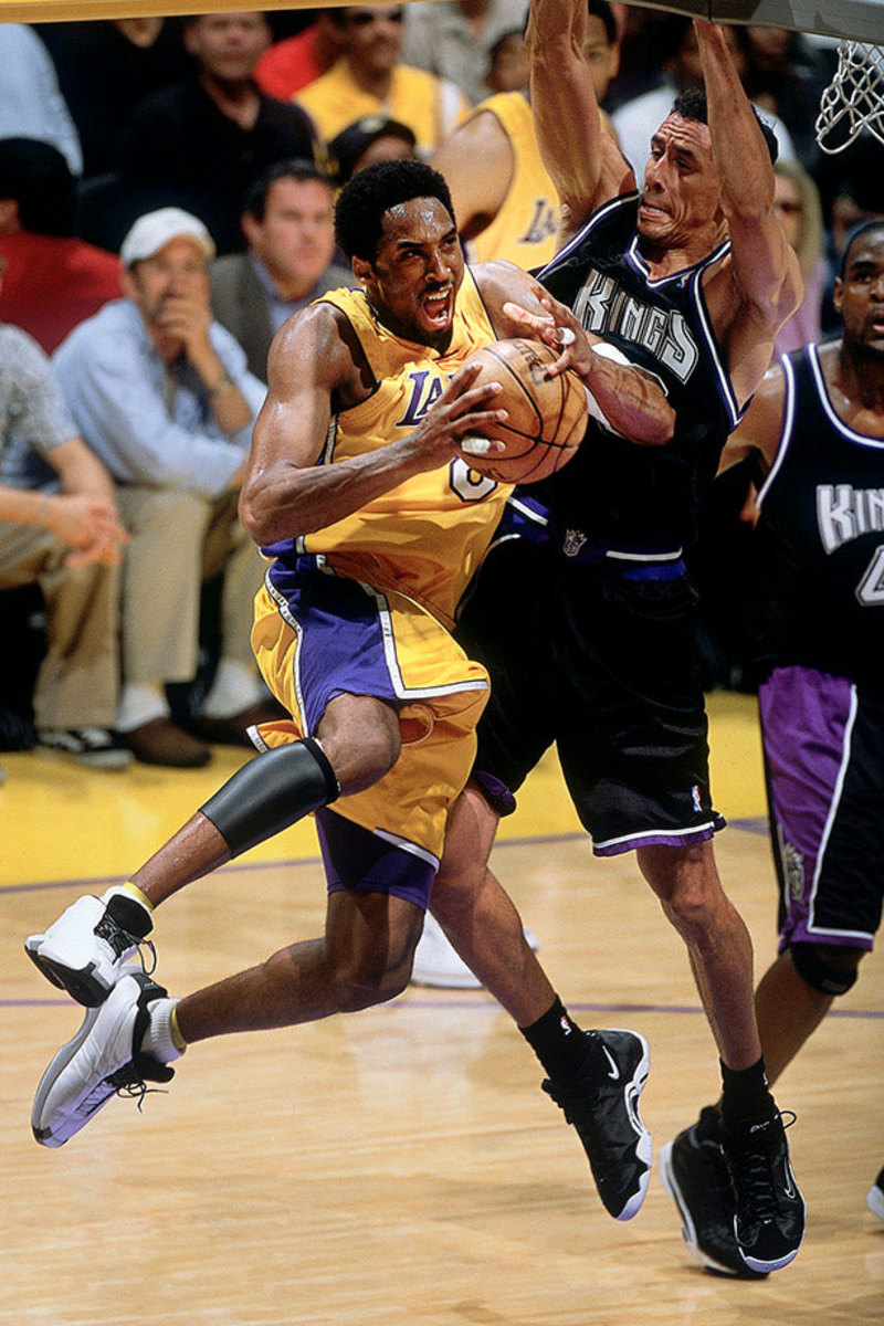 2001-0508-Kobe-Bryant-Doug-Christie-001231940.jpg