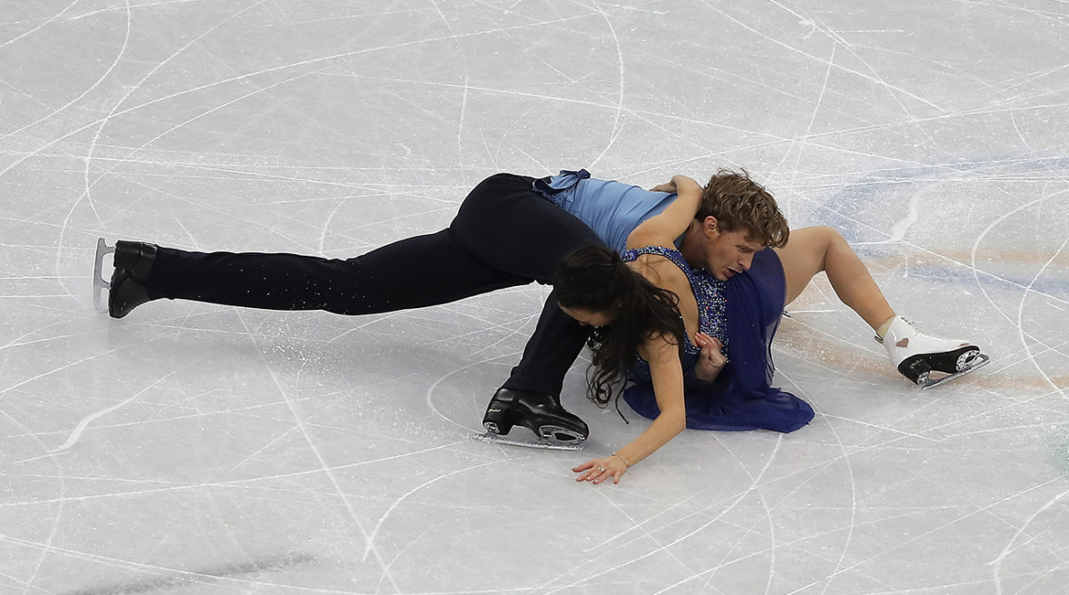Olympic ice dancers Madison Chock, Evan Bates have rare fall Sports