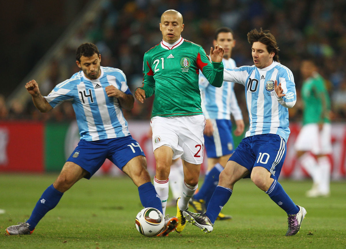 argentina-v-mexico-2010-fifa-world-cup-round-of-sixteen-5b18b2483467ac869d000001.jpg