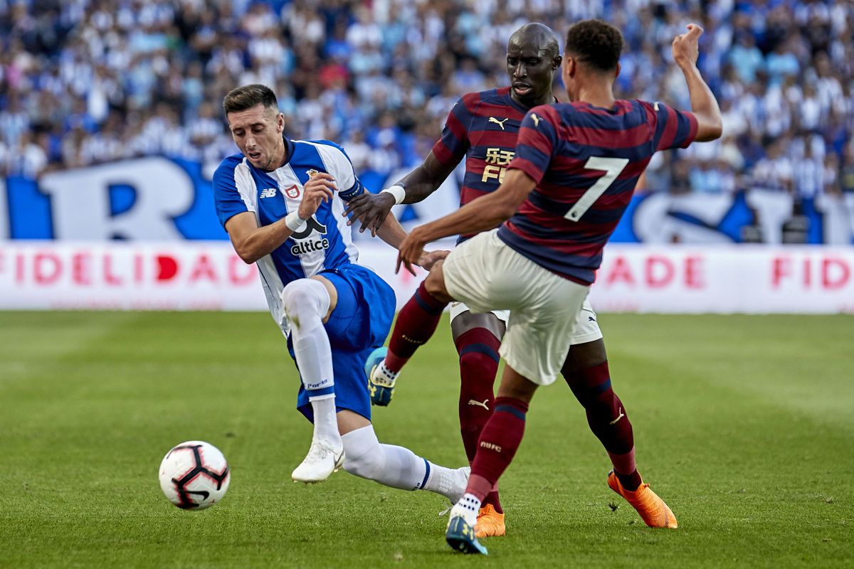 fc-porto-v-newcastle-pre-season-friendly-5b5f7cec2336585aed000017.jpg