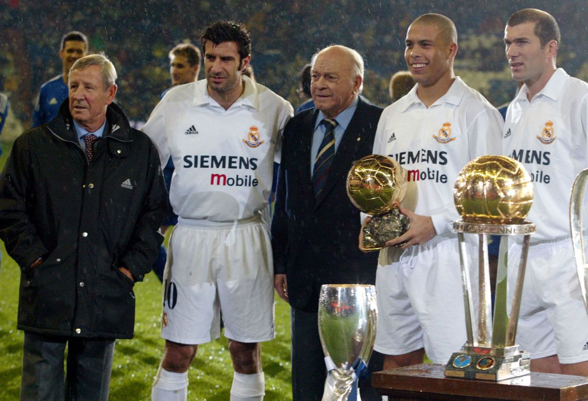 real-madrid-s-players-portuguese-luis-figo-2nd-l-5b866da011ab2bb719000001.jpg