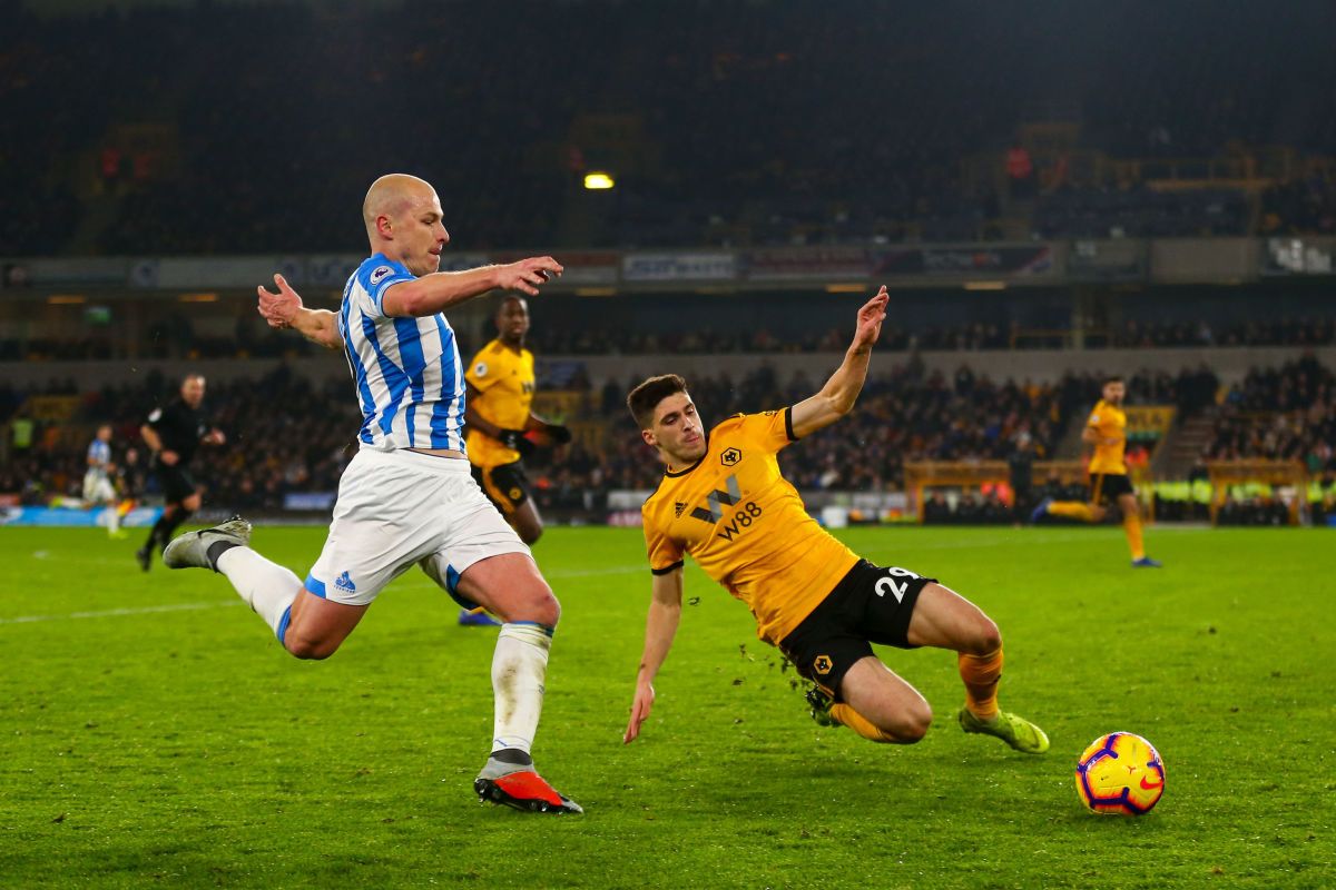 wolverhampton-wanderers-v-huddersfield-town-premier-league-5bfaed6e7495284c70000001.jpg