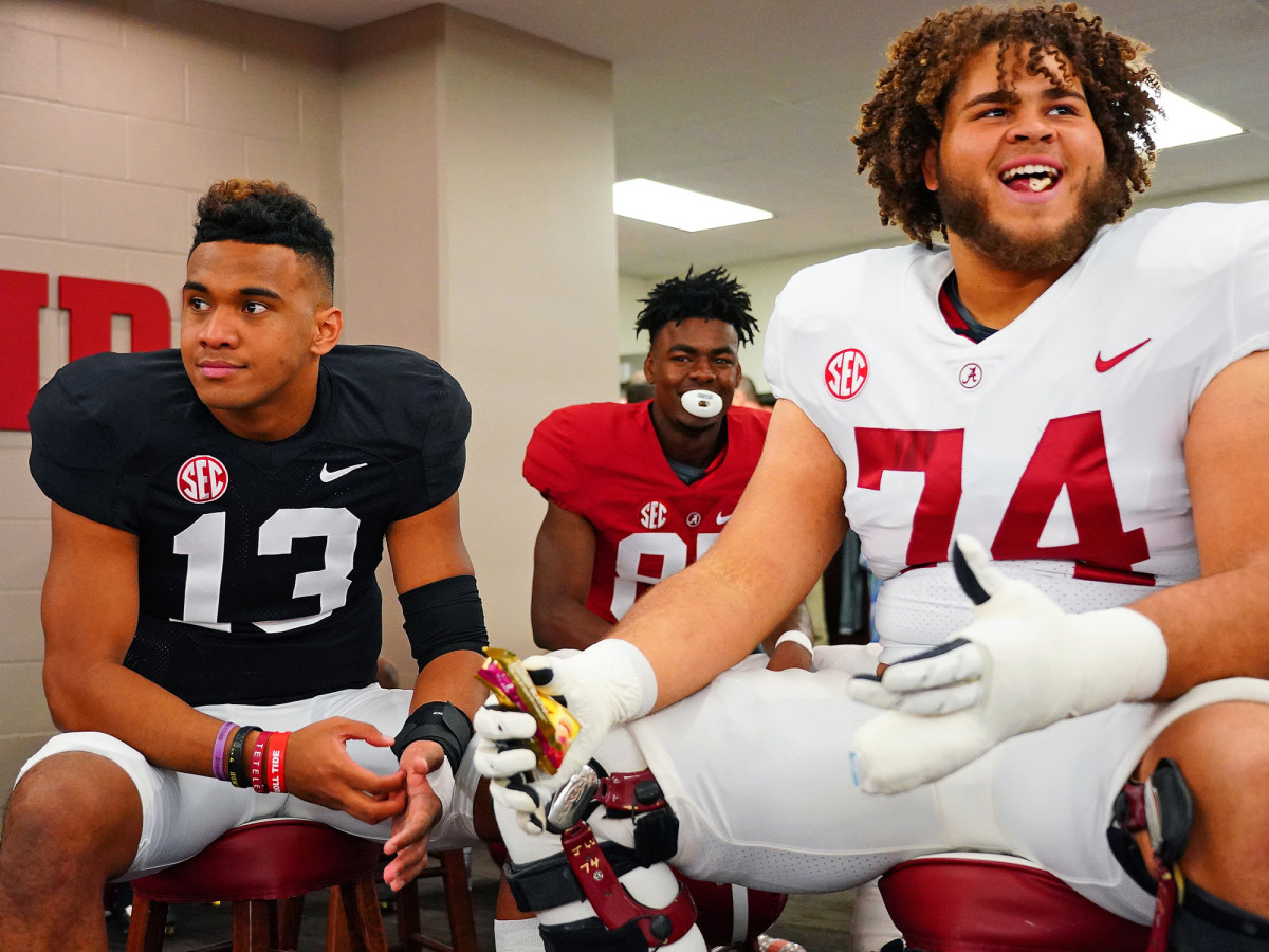 alabama-spring-football-behind-the-scenes-locker-room-full-3.jpg