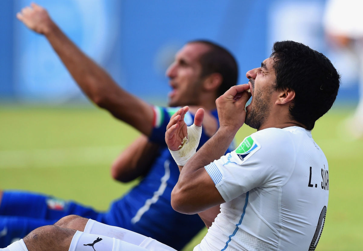 italy-v-uruguay-group-d-2014-fifa-world-cup-brazil-5bd1bf1cee938a7736000001.jpg