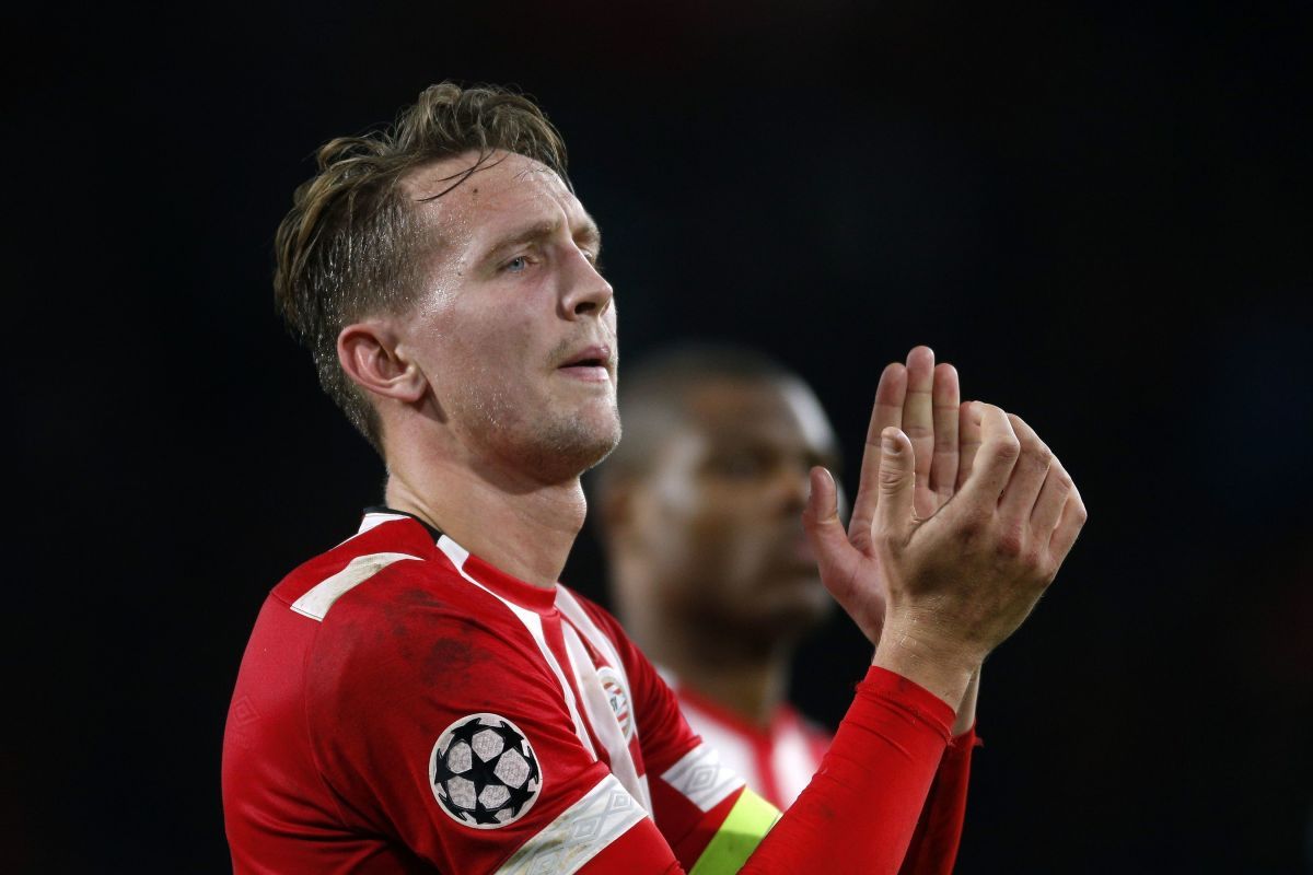 uefa-champions-league-psv-v-fc-barcelona-5c0066a6a30479b90400000c.jpg