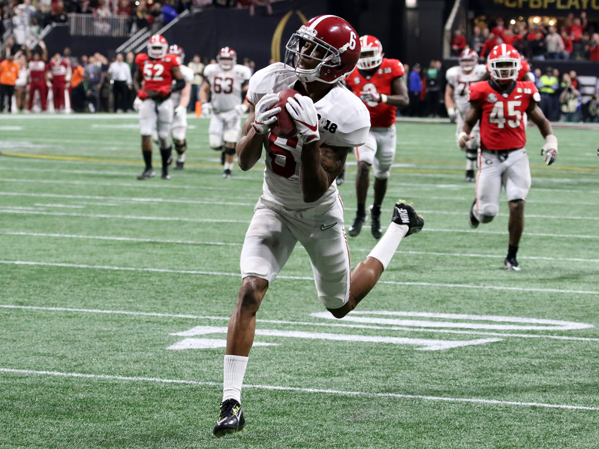 devonta-smith-alabama-georgia-end-zone.jpg