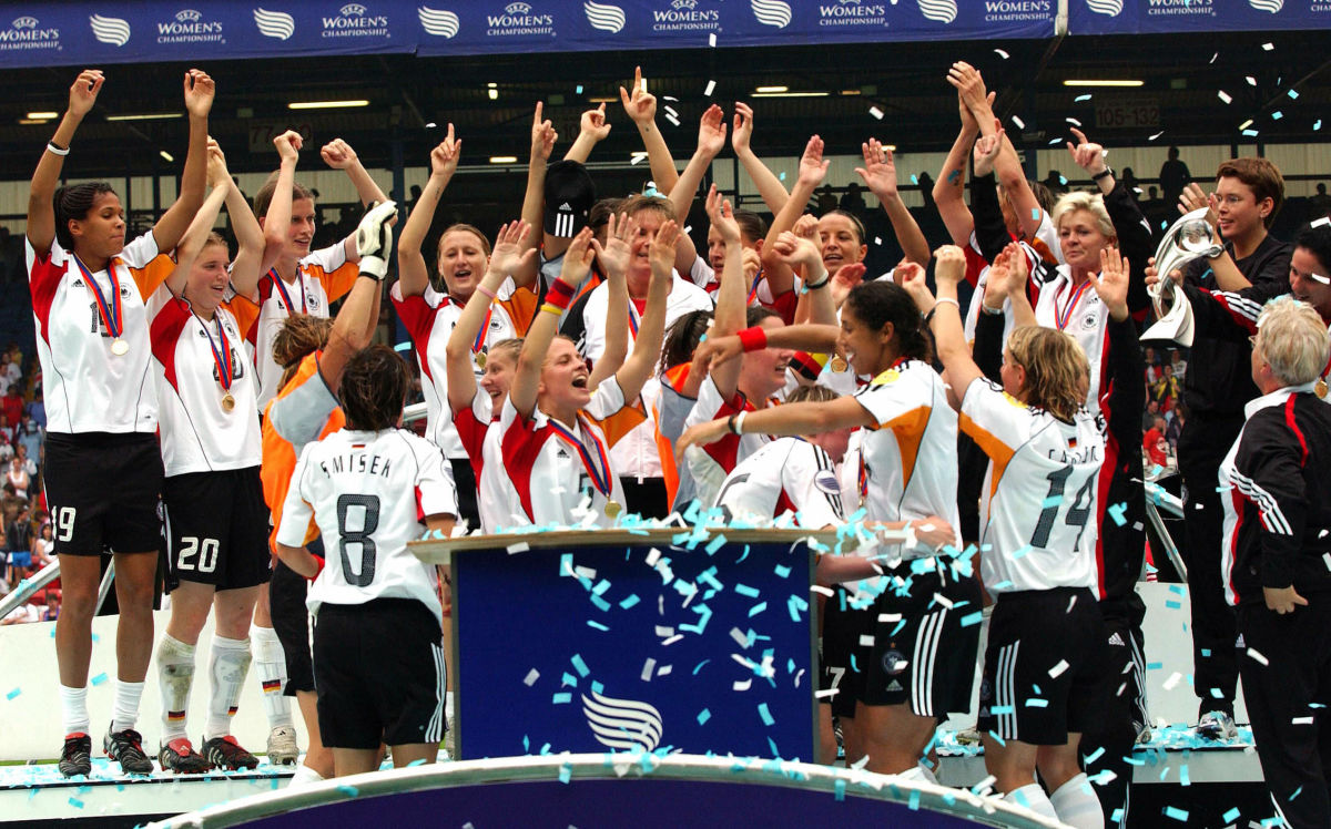 germany-celebrate-after-winning-the-wome-5c05286e83712a2e64000001.jpg