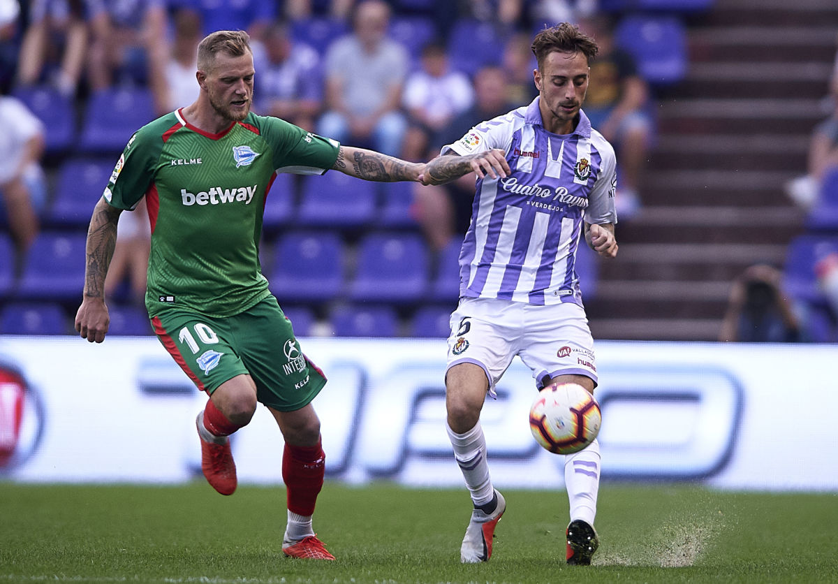real-valladolid-cf-v-deportivo-alaves-la-liga-5bd70d71d33ec42958000001.jpg