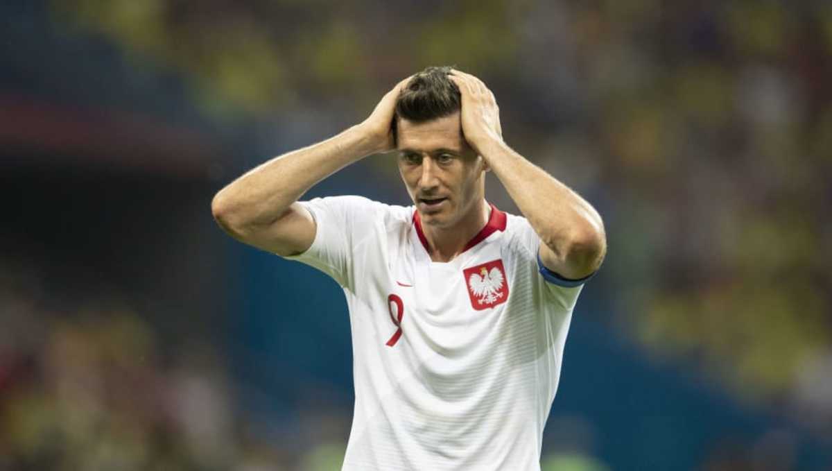 Fans Unearth Hilarious Tweet That Robert Lewandowski Sent ...