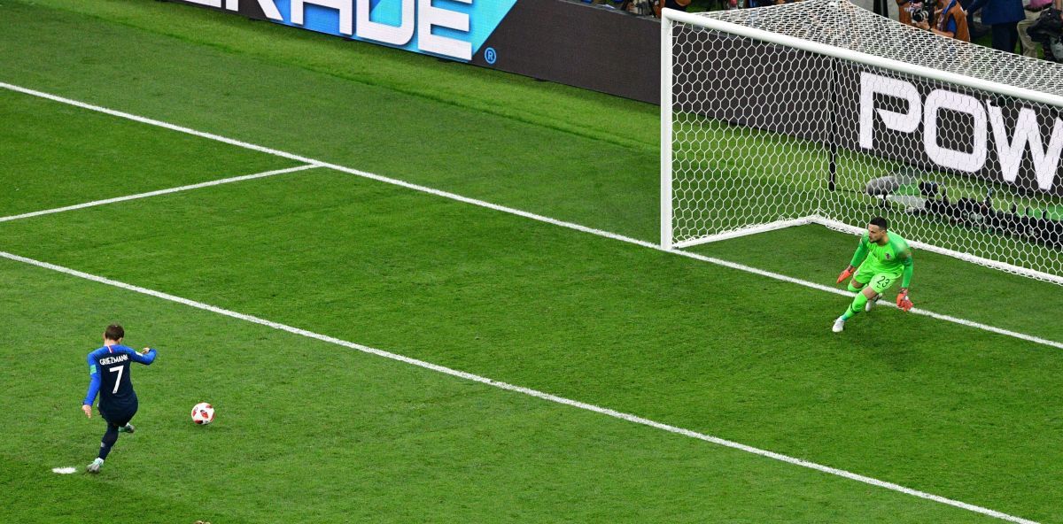 fbl-wc-2018-match64-fra-cro-5bfa97036b6cd23ba9000001.jpg