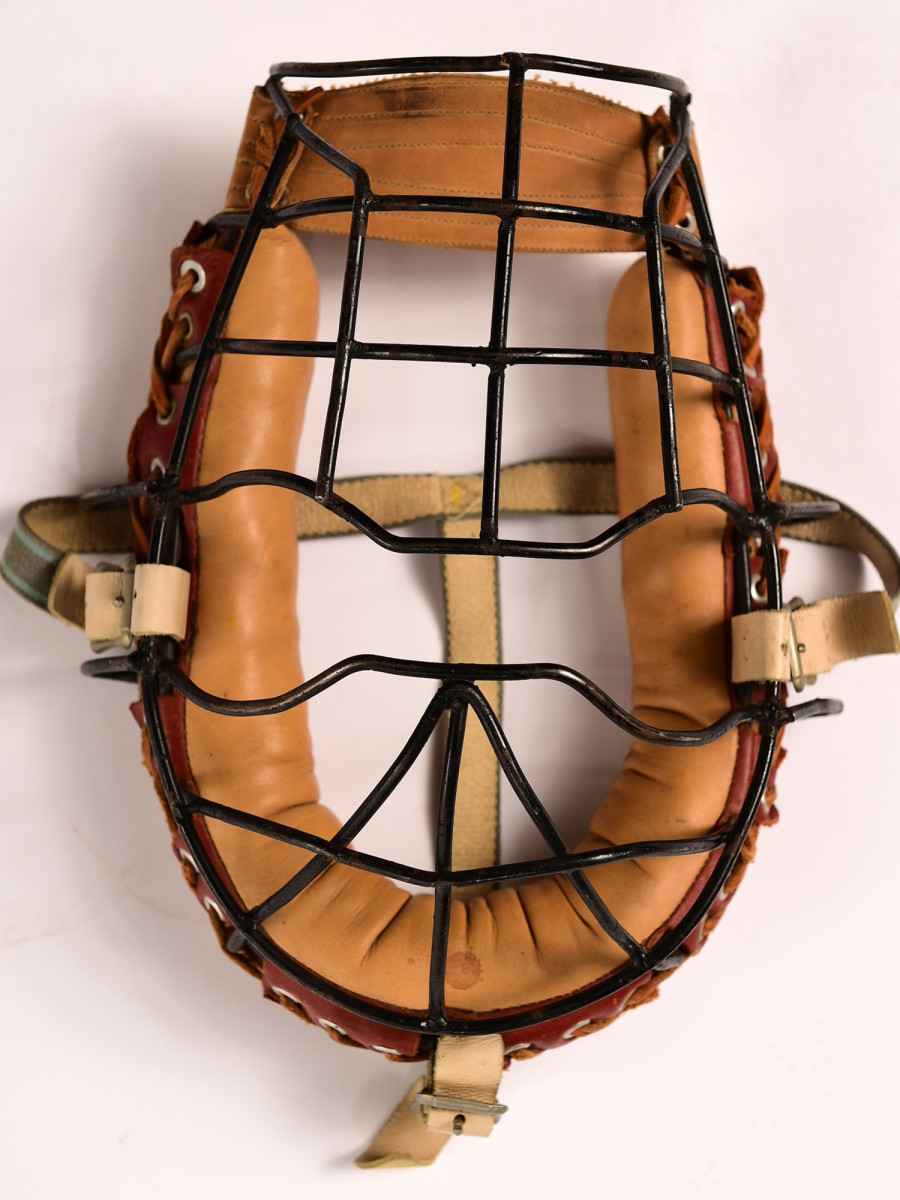 42-catchers-mask.jpg