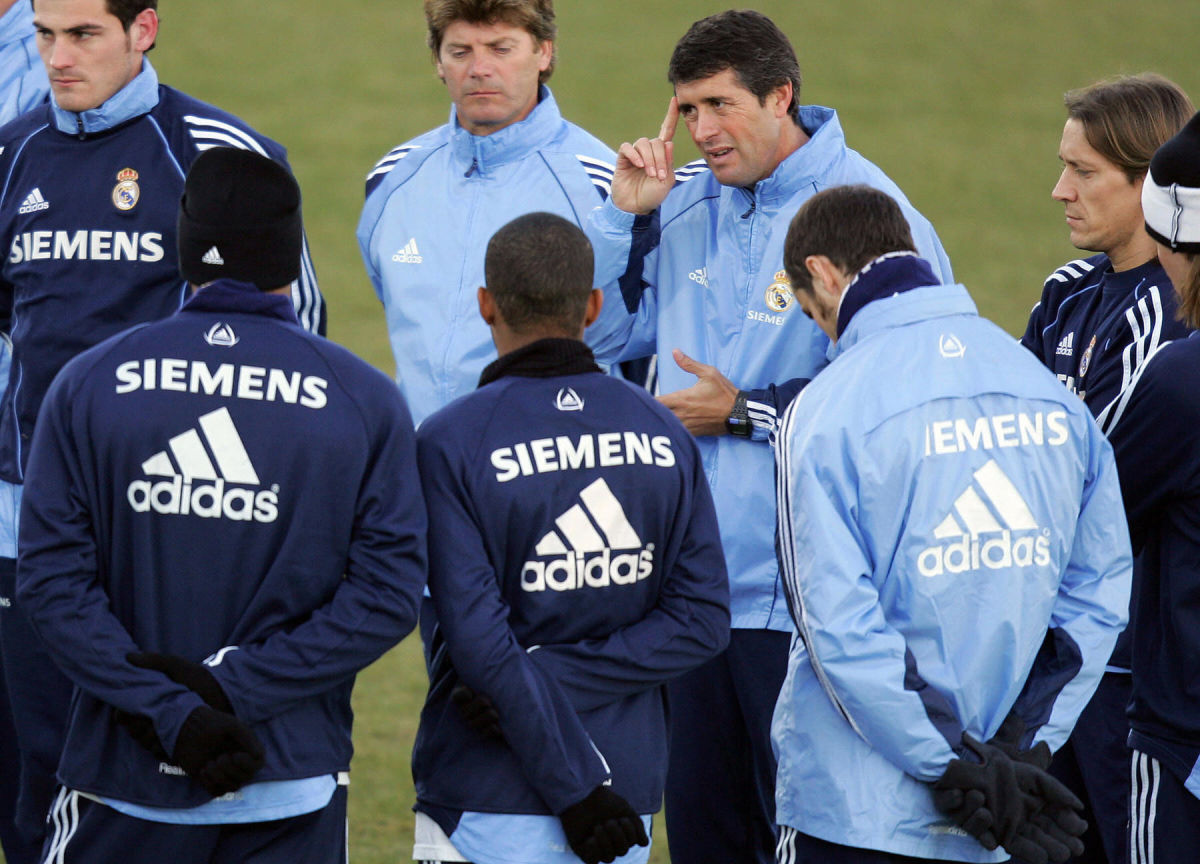real-madrid-s-temporary-coach-juan-ramon-5bdb16f19300e23a08000001.jpg