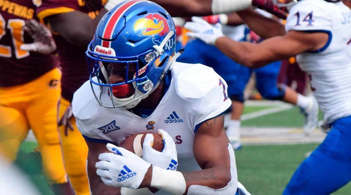 Kansas beats CMU, snaps nineyear road winless streak Sports Illustrated