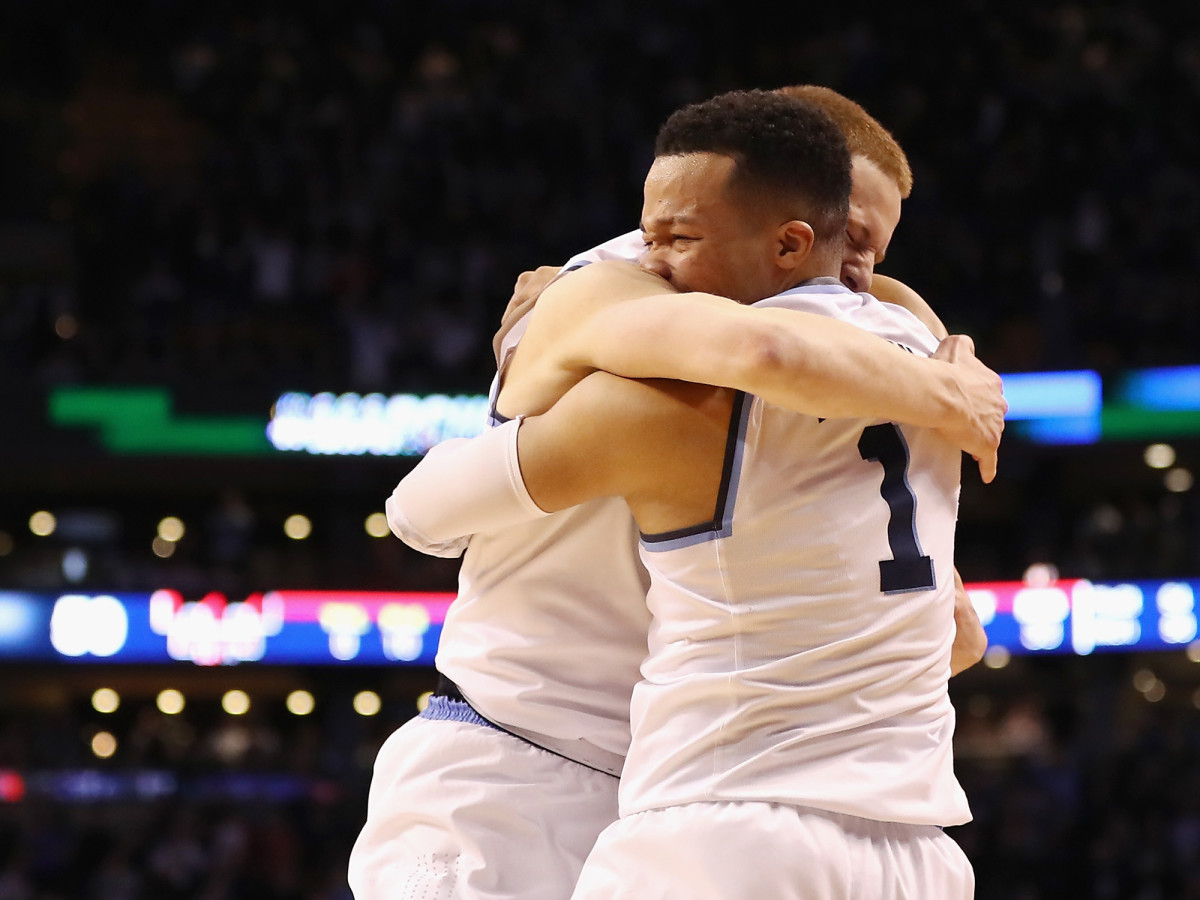 brunson-divincenzo-hug-villanova.jpg