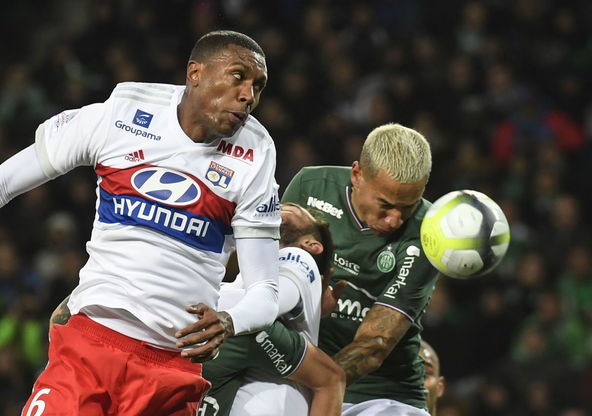 fbl-fra-l1-saint-etienne-lyon-5b0d12a5f7b09d31b7000006.jpg
