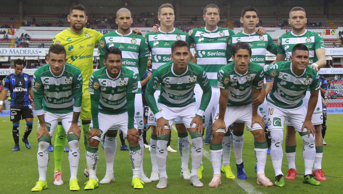 ¡ENHORABUENA! Dos jugadores de Santos se graduaron de la universidad