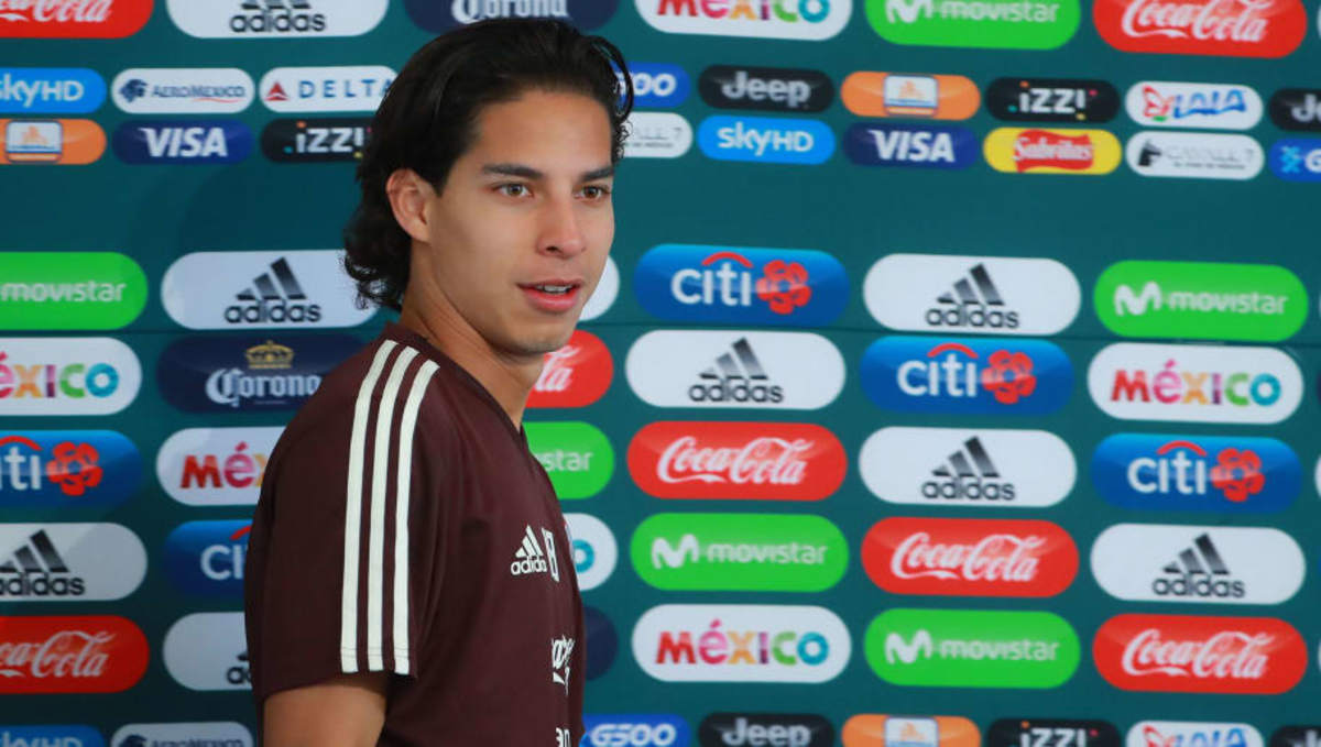 mexico-national-team-training-session-and-press-conference-5b91c8f8477d869e44000001.jpg