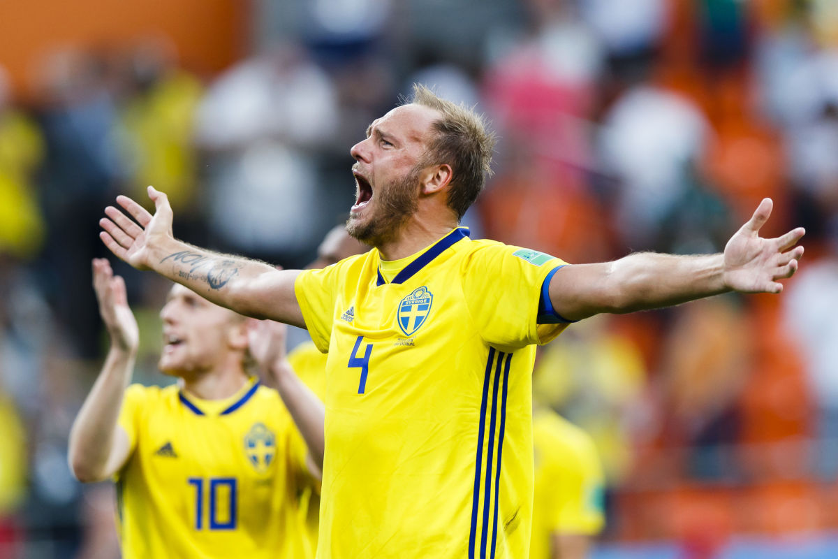 mexico-v-sweden-group-f-2018-fifa-world-cup-russia-5b3a0811f7b09deef4000021.jpg