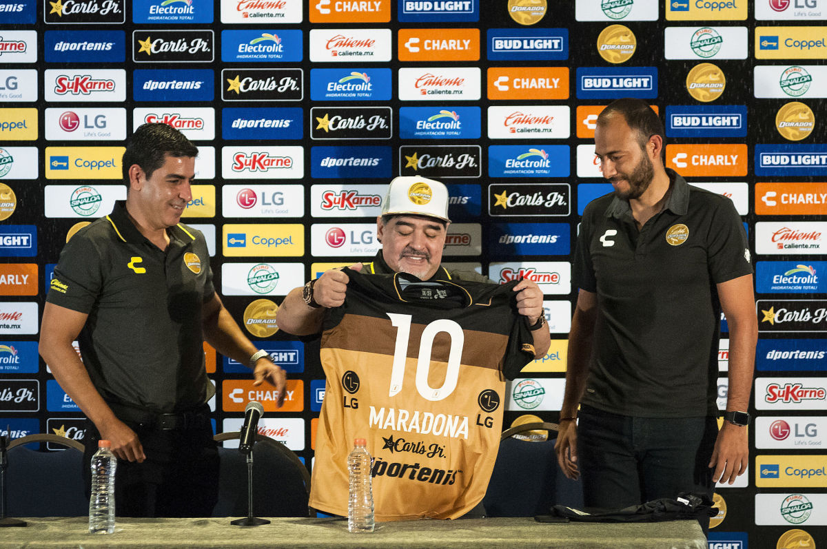 dorados-de-sinaloa-unveils-new-coach-diego-armando-maradona-5b99769d3fcdecad58000001.jpg