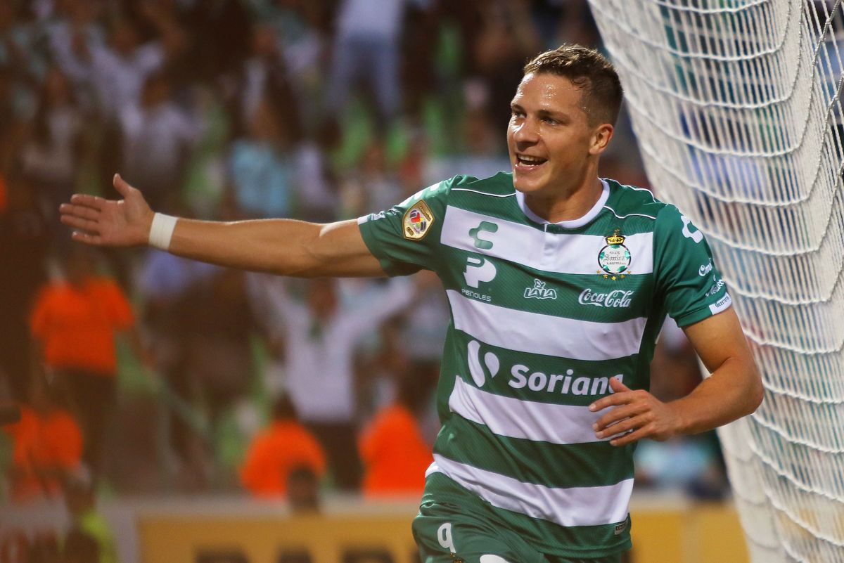 santos-laguna-v-monterrey-torneo-apertura-2018-liga-mx-5bfb78ac7495282494000001.jpg