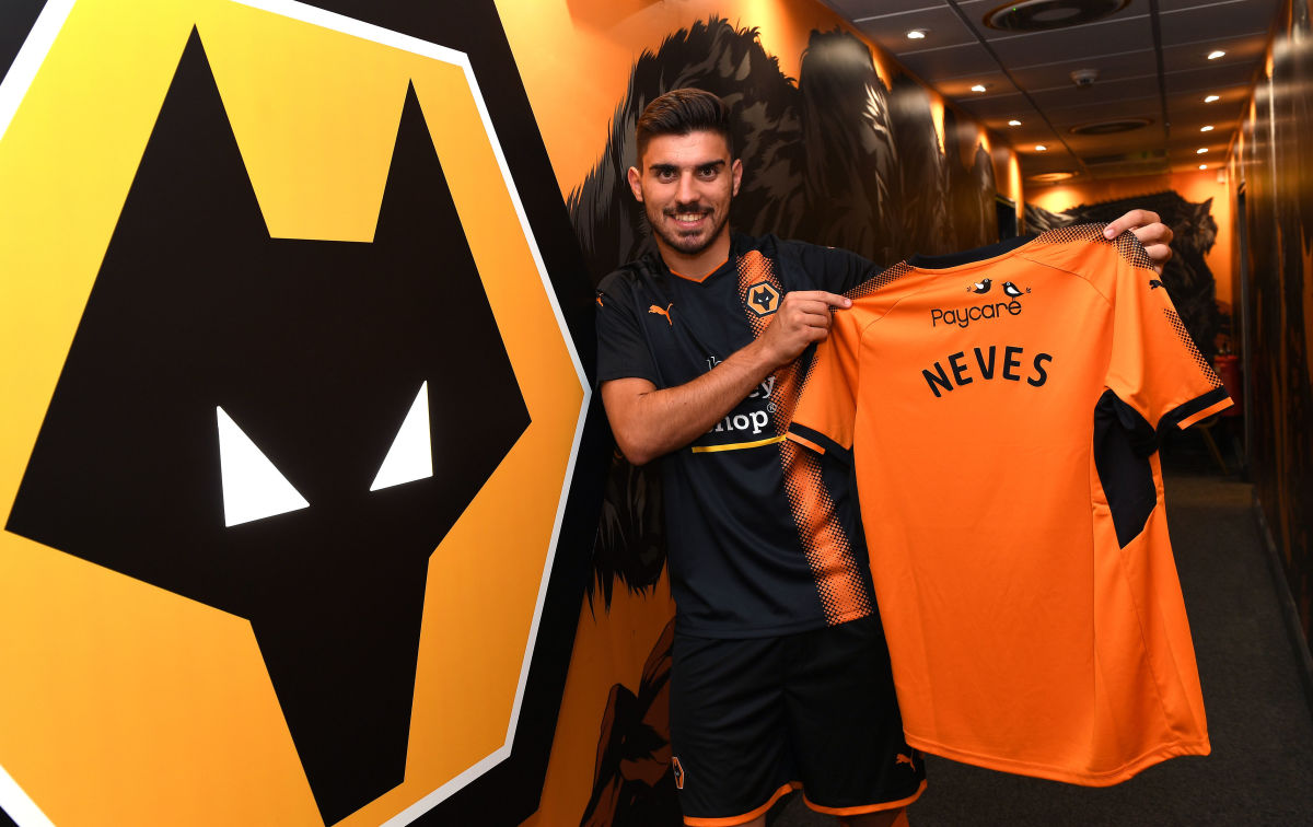 wolves-unveil-new-signing-ruben-neves-5bd0548d701f30f112000001.jpg