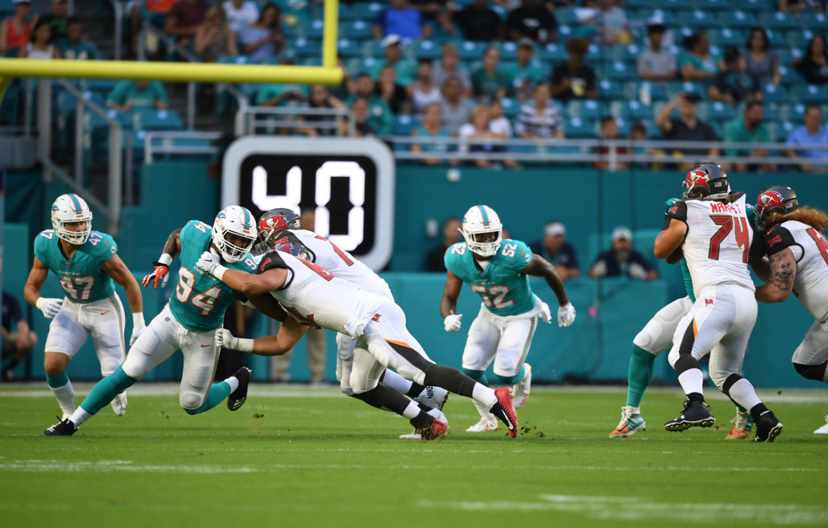 robert-quinn-action-dolphins.jpg