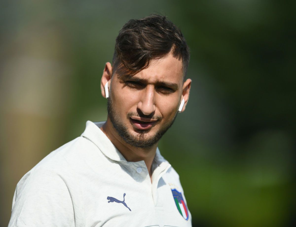 italy-training-session-and-press-conference-5b0c8a1a3467ac3201000002.jpg