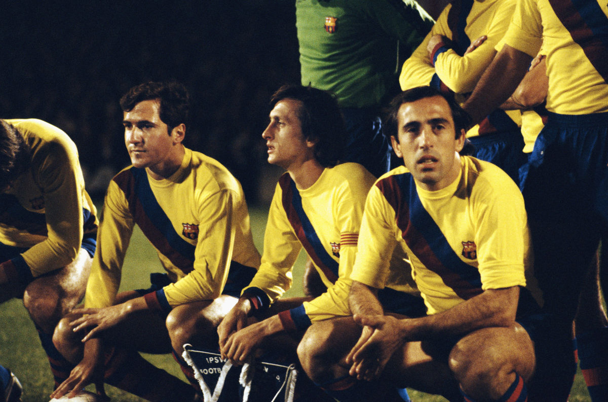 johan-cruyff-barcelona-1977-5c097f37cf7ecef6e4000003.jpg