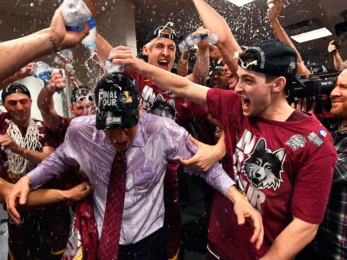 loyola-chicago-celebrates-inline.jpg