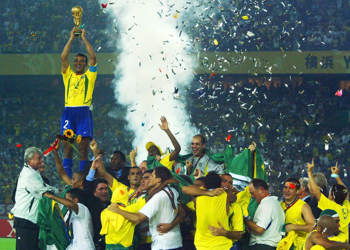 brazil-s-team-captain-and-defender-cafu-5b377c9df7b09d713b000003.jpg