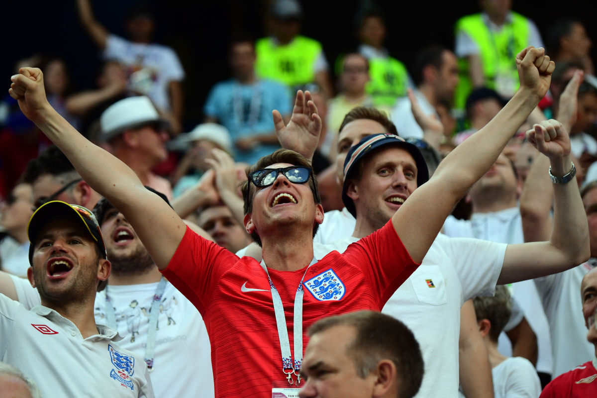 fbl-wc-2018-match30-eng-pan-fans-5b477974347a02db2000001b.jpg