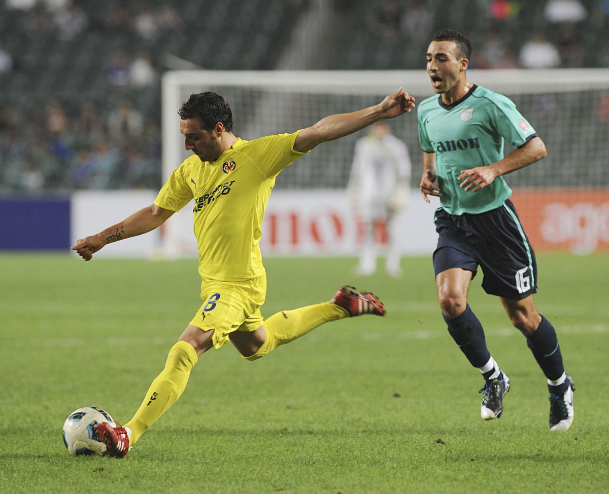 santiago-cazorla-gonzalez-of-villarreal-5b603db87e90e66465000001.jpg