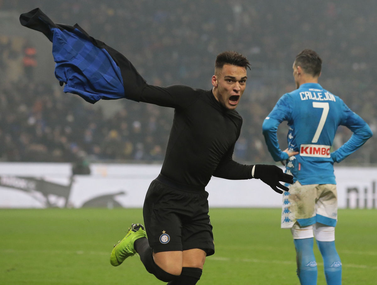fc-internazionale-v-ssc-napoli-serie-a-5c23f840744403e685000018.jpg