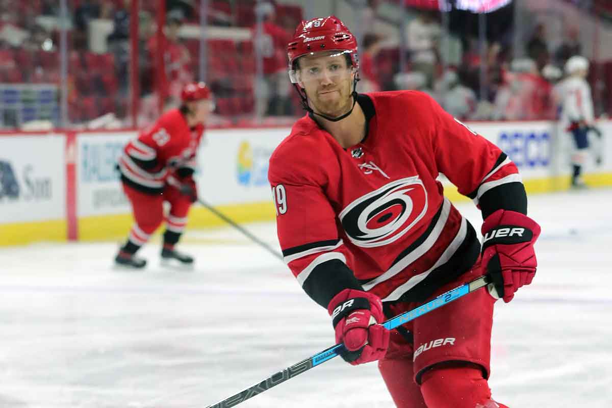 dougie-hamilton-hurricanes-2018-nhl-offseason-trade.jpg