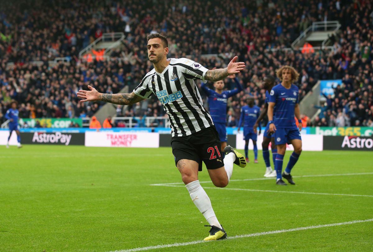 newcastle-united-v-chelsea-fc-premier-league-5b8672e3118cc45ce700001a.jpg