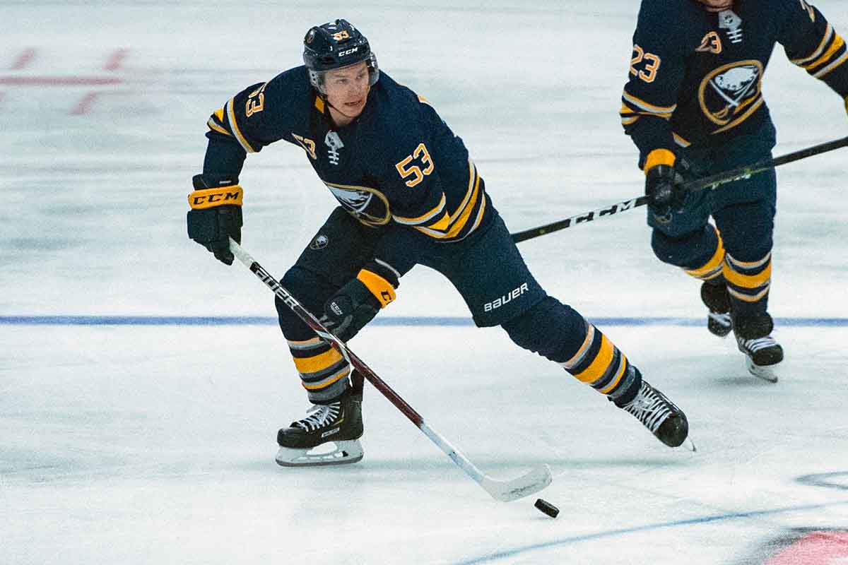 jeff-skinner-sabres-2018-offseason-trade.jpg