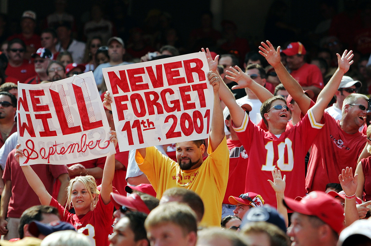 sept-11-chiefs-signs.jpg