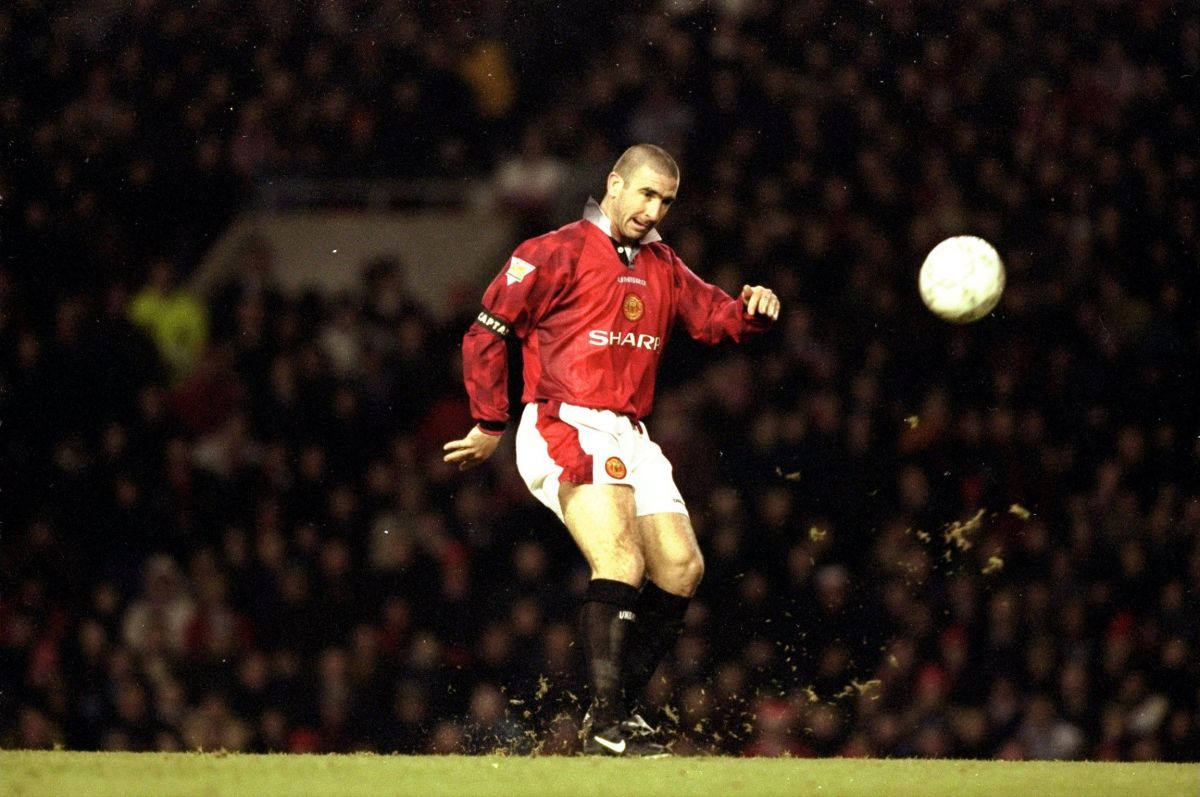eric-cantona-of-manchester-united-5b74474f3d4e2d0497000007.jpg